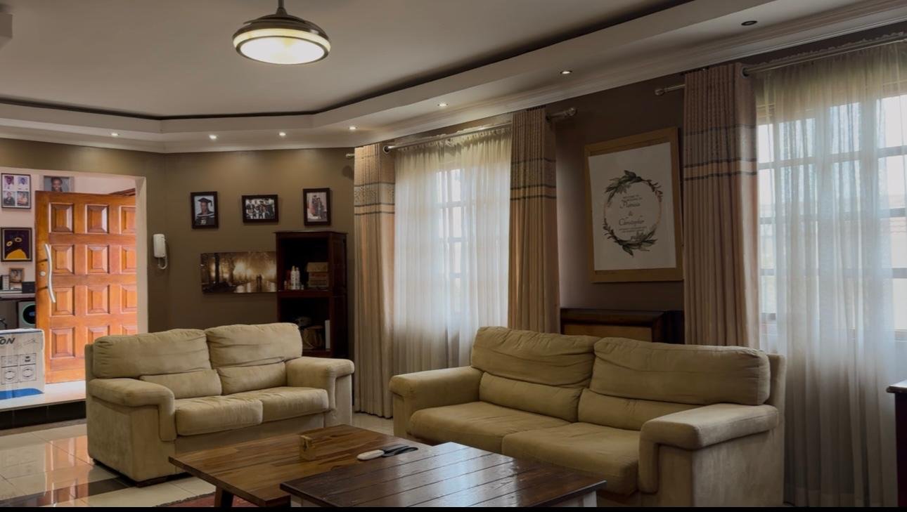 Westwood 2-Bed Furnished Wing – Perfect for Work Travelers 🌿